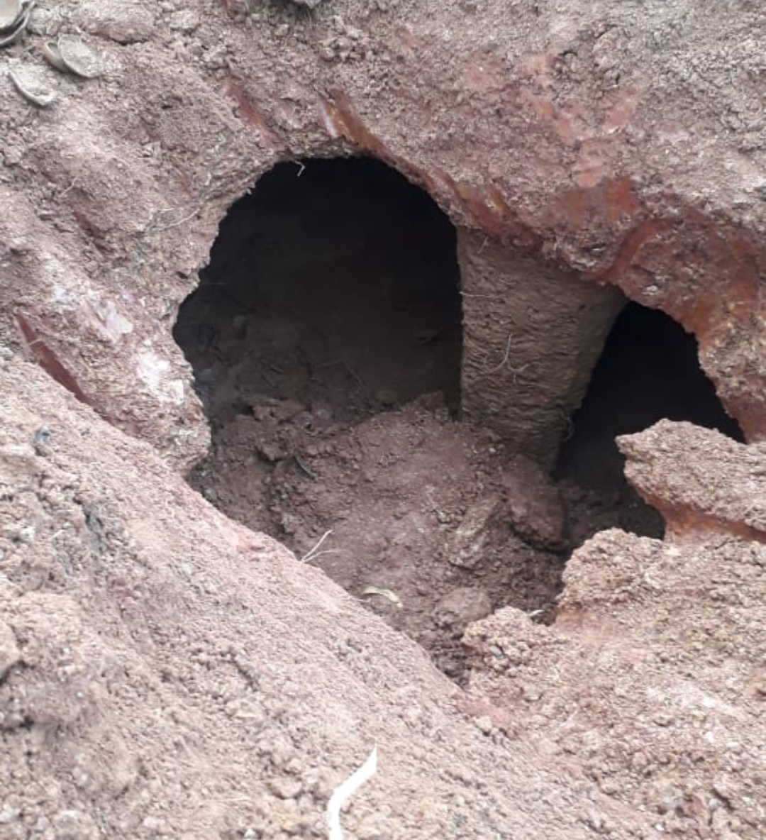 Megalithic Era Cave in Dakshina Kannada  മഹാശിലായുഗ ഗുഹ  കേരളത്തിലെ മഹാശിലായുഗ ഗുഹ  കല്ലേമ്പി ഗ്രാമത്തില്‍ പുരാതന ഗുഹ  പുരാവസ്തുക്കള്‍ കണ്ടെത്തിയ വാര്‍ത്ത  news related to archeology  Megalithic Era Cave in Kerala