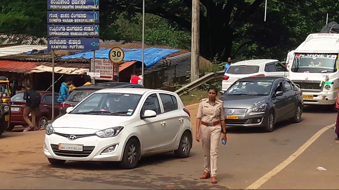 woman police officer appreciated by public