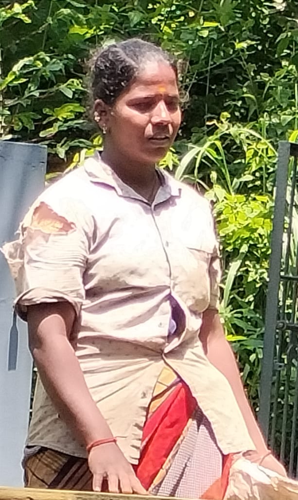 Tamilnadu woman arrested  Iron beam found on railway tracks  Dakshina Kannada district  ರೈಲು ಹಳಿಗಳ ಮೇಲೆ ಕಬ್ಬಿಣದ ಬೀಮ್ ಪತ್ತೆ  ತಮಿಳುನಾಡು ಮಹಿಳೆಯ ಬಂಧನ  ಕೇರಳ ಗಡಿ ಪ್ರದೇಶದ ಕಾಸರಗೋಡು  ದಕ್ಷಿಣಕನ್ನಡದಲ್ಲಿ ತಮಿಳುನಾಡು ಮಹಿಳೆ ಬಂಧನು