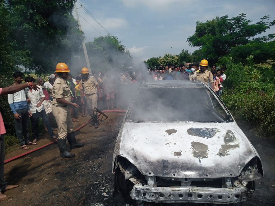 car burnt in davanagere