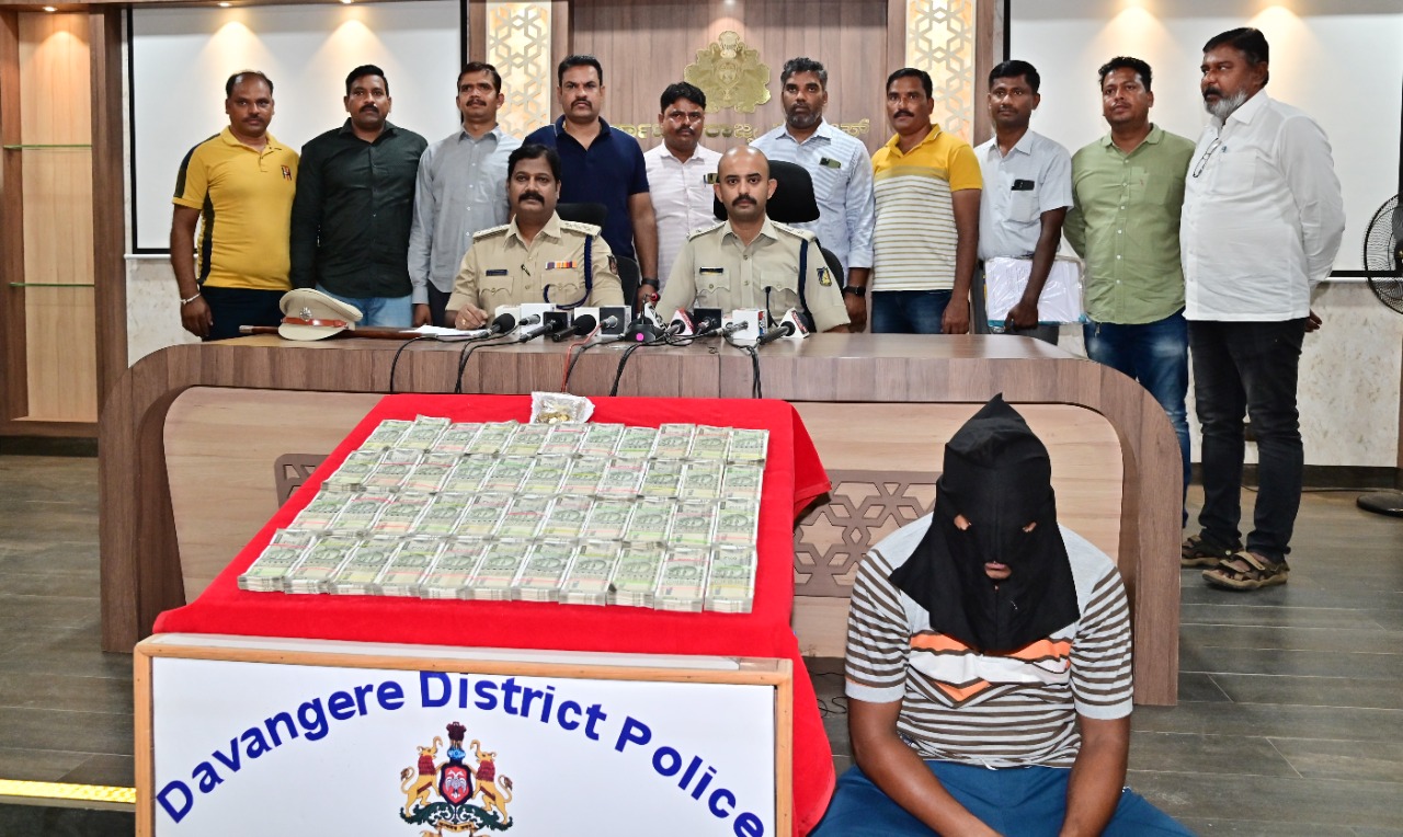 s30 lakh rupees Cheated by giving fake gold coins in Davanagere: One person was arrested