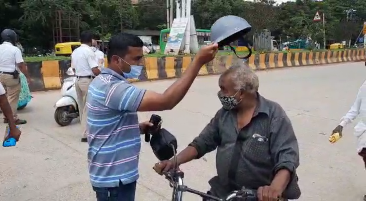 sp hanumantharaya speaks on isi helmet
