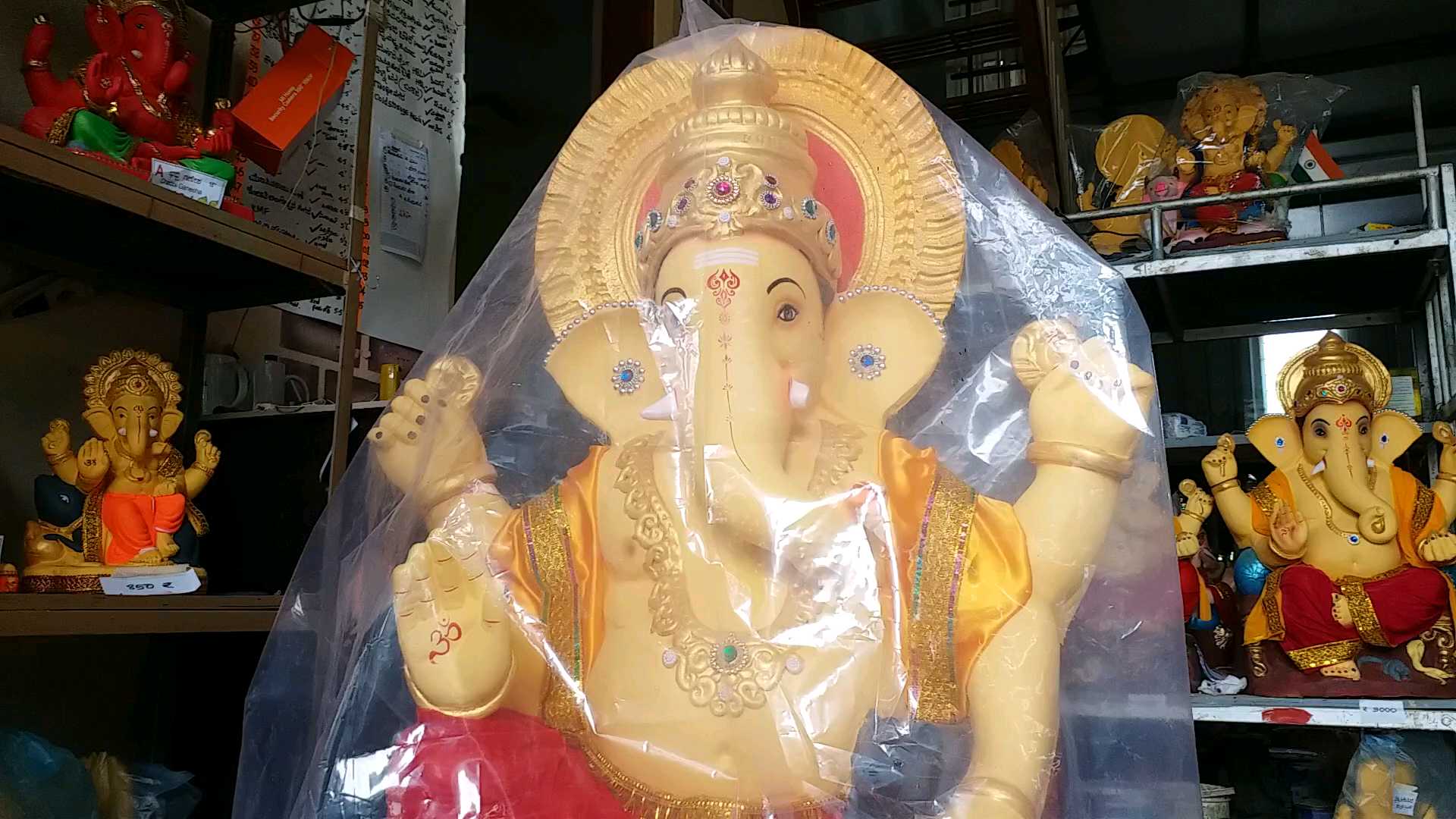 NRI's Helping the Maker of Ganesha Idol in Dharwad by Celebrating VIrtual Ganeshotsva