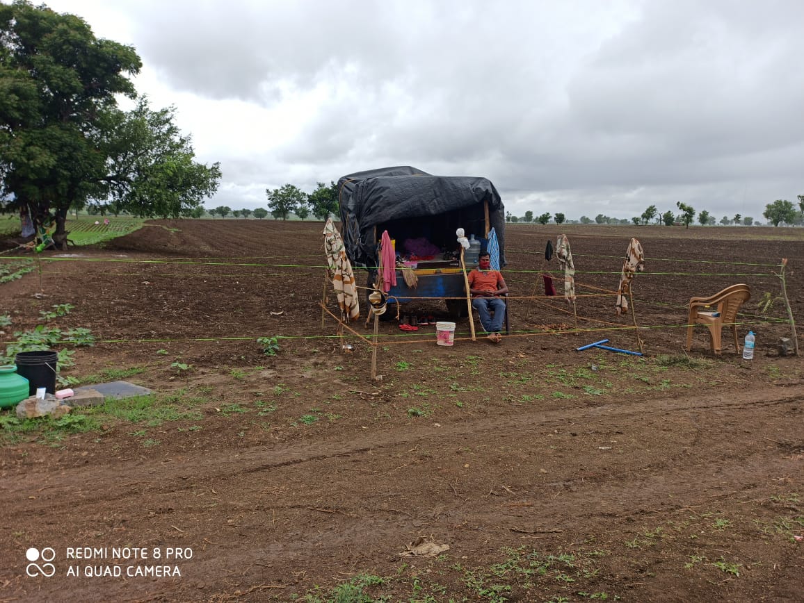 A soldier quarantined in his farm in order to not harm anyone