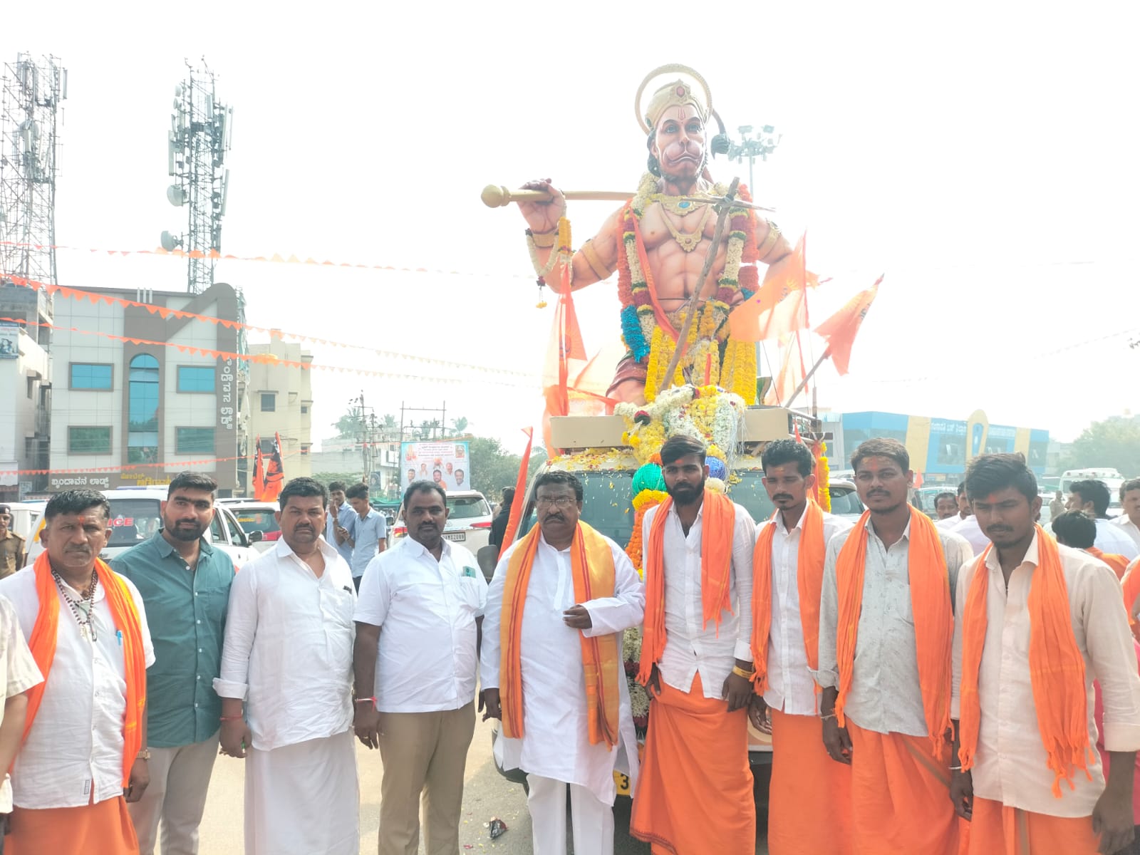 Janardhana Reddy Entry to Gangavathi  Reddy Entry to Gangavathi with Religious Rituals  Former news Janardhana Reddy news  ಮಾಲೆಧಾರಣೆ ಮಾಡಿ ಗಂಗಾವತಿಗೆ ಅಧಿಕೃತ ಎಂಟ್ರಿ  ಗಂಗಾವತಿಗೆ ಅಧಿಕೃತ ಎಂಟ್ರಿ ಕೊಟ್ಟ ಜನಾರ್ದನ ರೆಡ್ಡಿ  ರೆಡ್ಡಿ ಹನುಮ ಮಾಲೆ ಧರಿಸಿ ಅಧಿಕೃತವಾಗಿ ಗಂಗಾವತಿಗೆ ಭೇಟಿ  ಮಾಜಿ ಸಚಿವ ಮತ್ತು ಗಣಿ ಉದ್ಯಮಿ ಜನಾರ್ದನರೆಡ್ಡಿ  ಗಂಗಾವತಿಗೆ ಆಗಮಿಸುವ ಕುತೂಹಲಕ್ಕೆ ಕೊನೆಗೆ ತೆರೆ  ನುಮಮಾಲೆ ಧರಿಸುವ ಮೂಲಕ ರೆಡ್ಡಿ ಅಧಿಕೃತವಾಗಿ ಗಂಗಾವತಿಗೆ  ಲಕ್ಷ್ಮಿ ದೇವಸ್ಥಾನದಲ್ಲಿ ರೆಡ್ಡಿ ಹನುಮ ಮಾಲೆ  ಕೇಸರಿ ವಸ್ತ್ರಗಳನ್ನು ತೊಟ್ಟು ಅಂಜನಾದ್ರಿಯತ್ತ ಪಯಣ  ಜನಾರ್ಧನ ರೆಡ್ಡಿ ಹೊಸ ರಾಜಕೀಯ ಅಧ್ಯಾಯ ಆರಂಭ