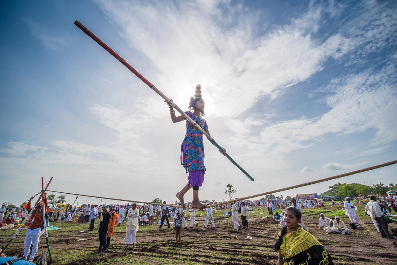 kptcl employee got gold medal in photography