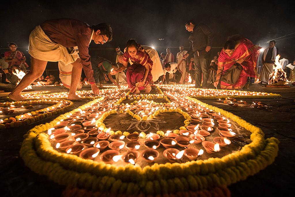 kptcl employee got gold medal in photography