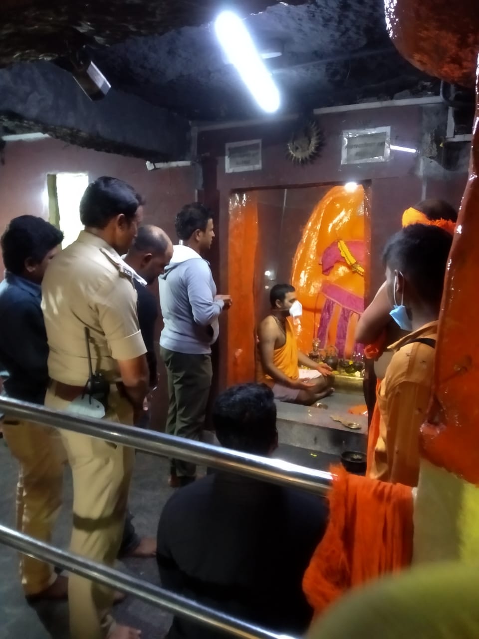 puneeth rajkumar visit to anjanadri temple