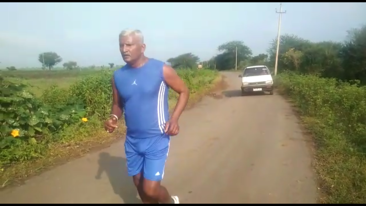 A grand welcome from the villagers to the warrior who went to his hometown