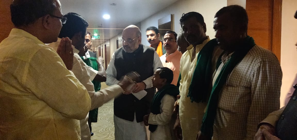 Mahdayi Kalasa Banduri, Mahdayi Kalasa Banduri fighters, Mahdayi Kalasa Banduri fighters met Amit Shah, Hubli amit shah news, ಅಮಿತ್​ ಶಾರನ್ನು ಭೇಟಿ ಮಾಡಿದ ಮಹದಾಯಿ ಹೋರಾಟಗಾರರು, ಮಹದಾಯಿ ಕಳಸಾ ಬಂಡೂರಿ, ಮಹದಾಯಿ ಕಳಸಾ ಬಂಡೂರಿ ಹೋರಾಟಗಾರರು,