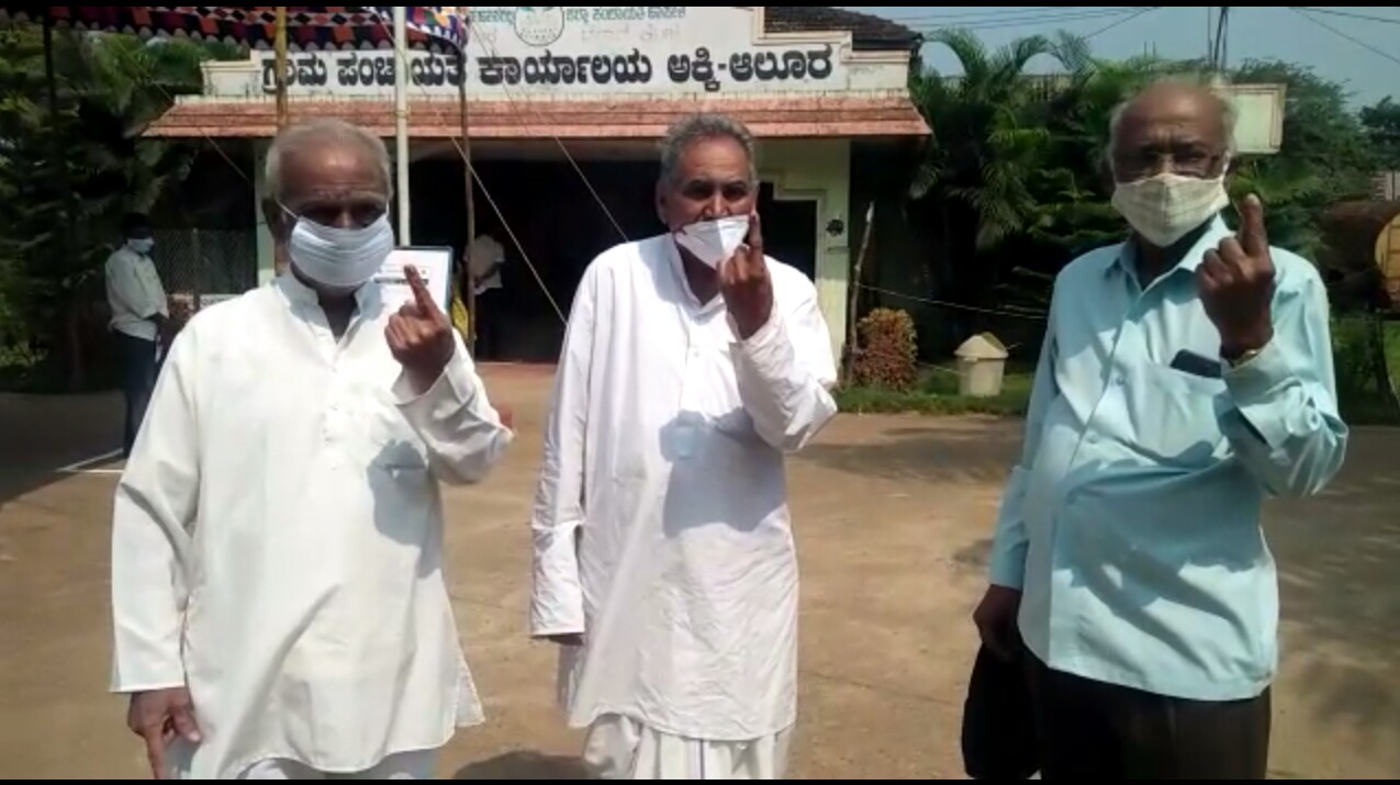 North East MLc Election, Voting being of North East MLc Election, North East MLc Election Voting being, ಈಶಾನ್ಯ ಶಿಕ್ಷಕರ ಚುನಾವಣೆ, ಈಶಾನ್ಯ ಶಿಕ್ಷಕರ ಚುನಾವಣೆ ಮತದಾನ ಆರಂಭ, ಈಶಾನ್ಯ ಶಿಕ್ಷಕರ ಚುನಾವಣೆ ಸುದ್ದಿ, ಈಶಾನ್ಯ ಶಿಕ್ಷಕರ ಚುನಾವಣೆ 2020 ಸುದ್ದಿ, ಎಂಎಲ್​ಸಿ ಚುನಾವಣೆ, ಎಂಎಲ್​ಸಿ ಚುನಾವಣೆ 2020, ಎಂಎಲ್​ಸಿ ಚುನಾವಣೆ 2020 ಸುದ್ದಿ,