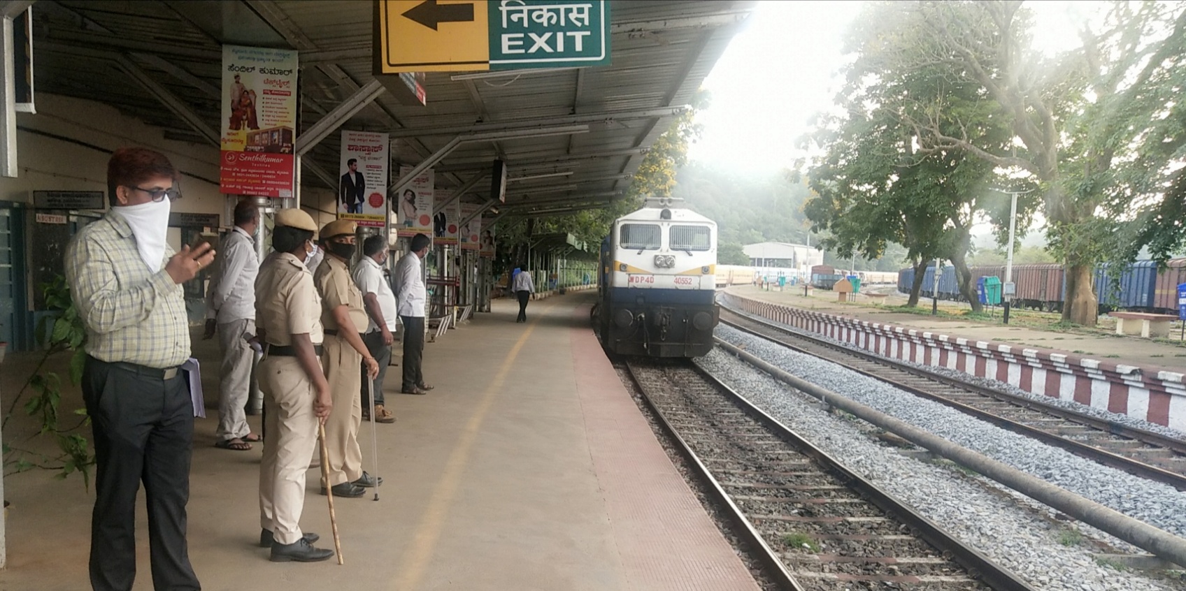 train stopped in sakaeshpura