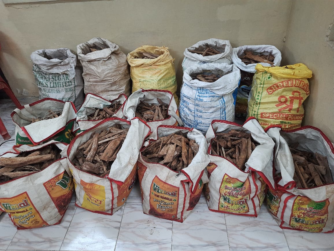 sandalwood-smugglers-arrested-in-bellary