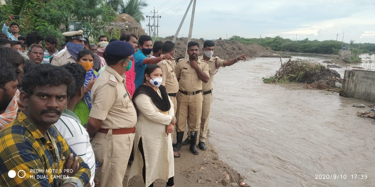 person fell in water in hospete