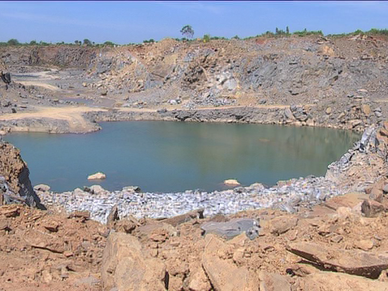 villages in Ranebennur taluk illegal stone mining news