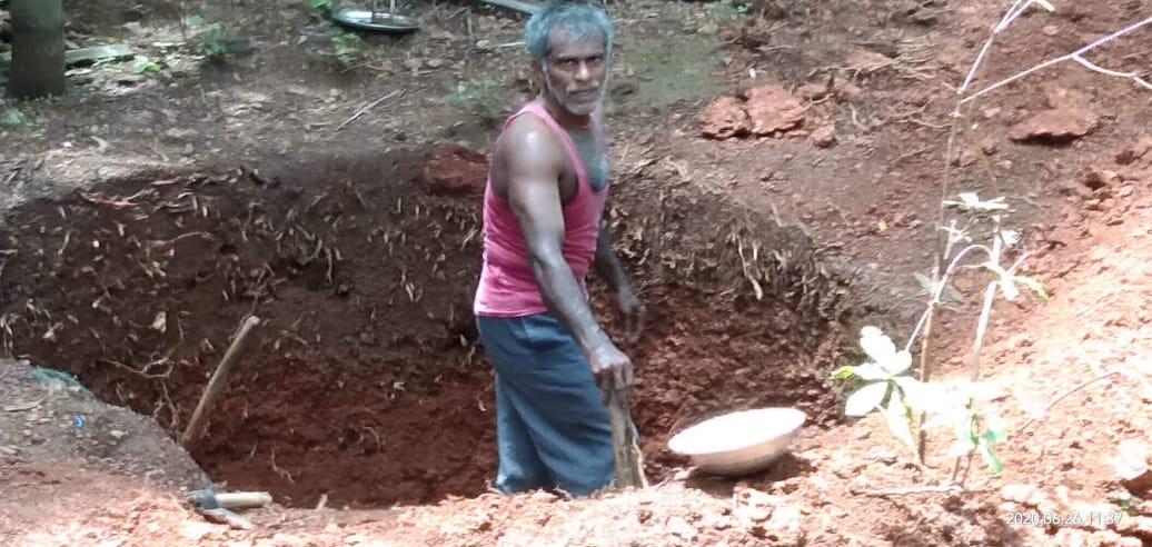 man-digs-well-during-lockdown-and-gets-water