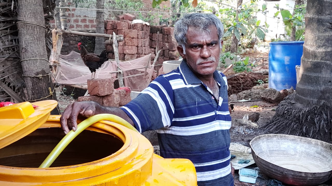 man-digs-well-during-lockdown-and-gets-water