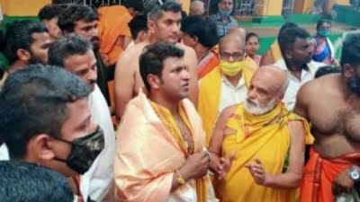 punith rajkumar visits temple