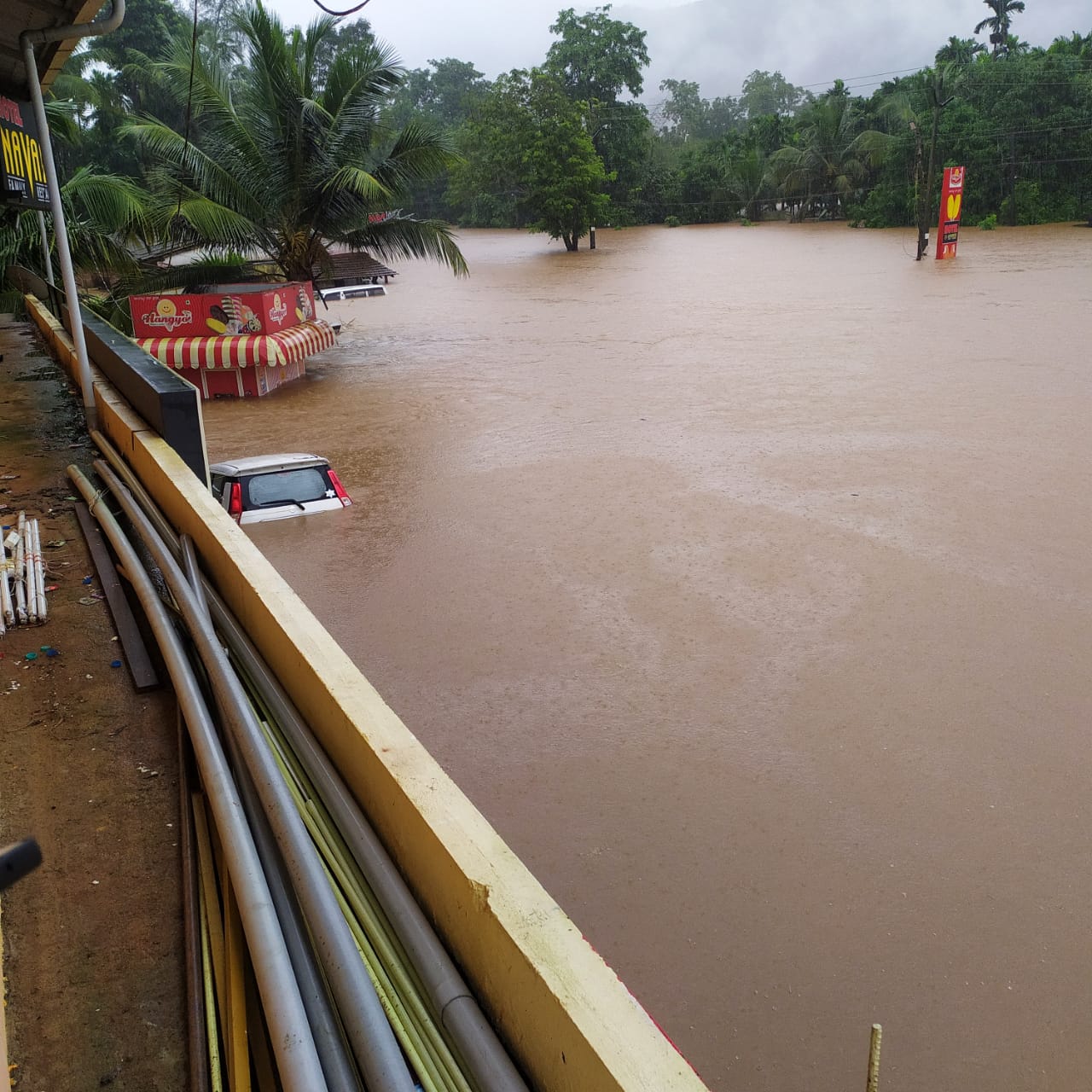 Heavy Rain lashes Karnataka