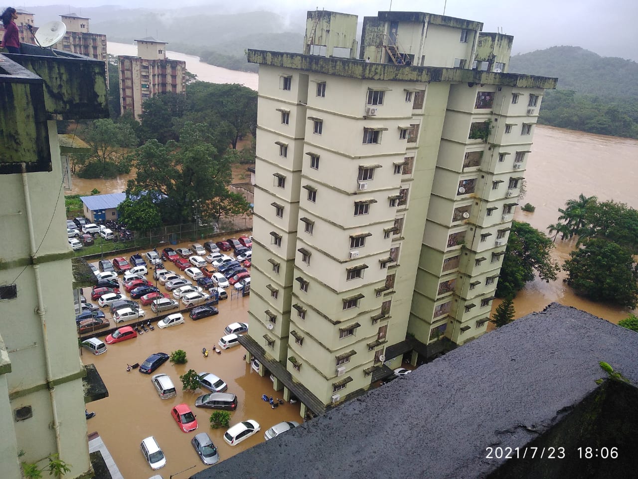 ಕೈಗಾ ಟೌನ್ ಶಿಪ್ ಬಳಿ ಜಲದಿಗ್ಬಂಧನ