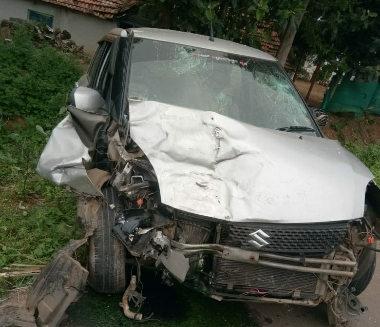 couple died due to  Road accident in ramnagar