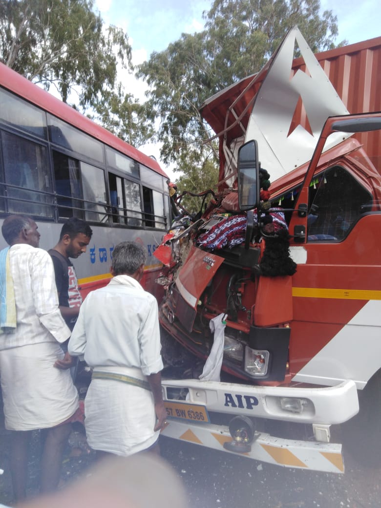 accident between bus and tipper in KR Pete