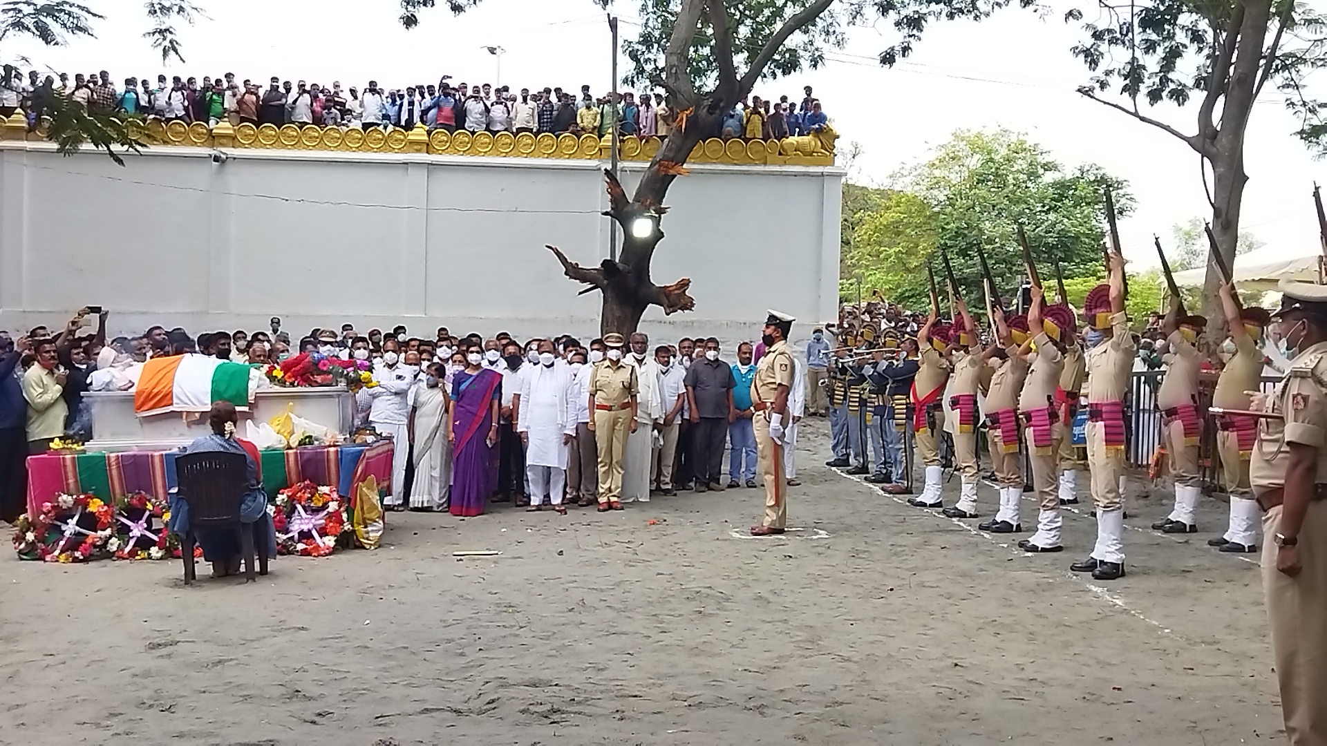 Former MP Madegowda funeral completed in Mandya