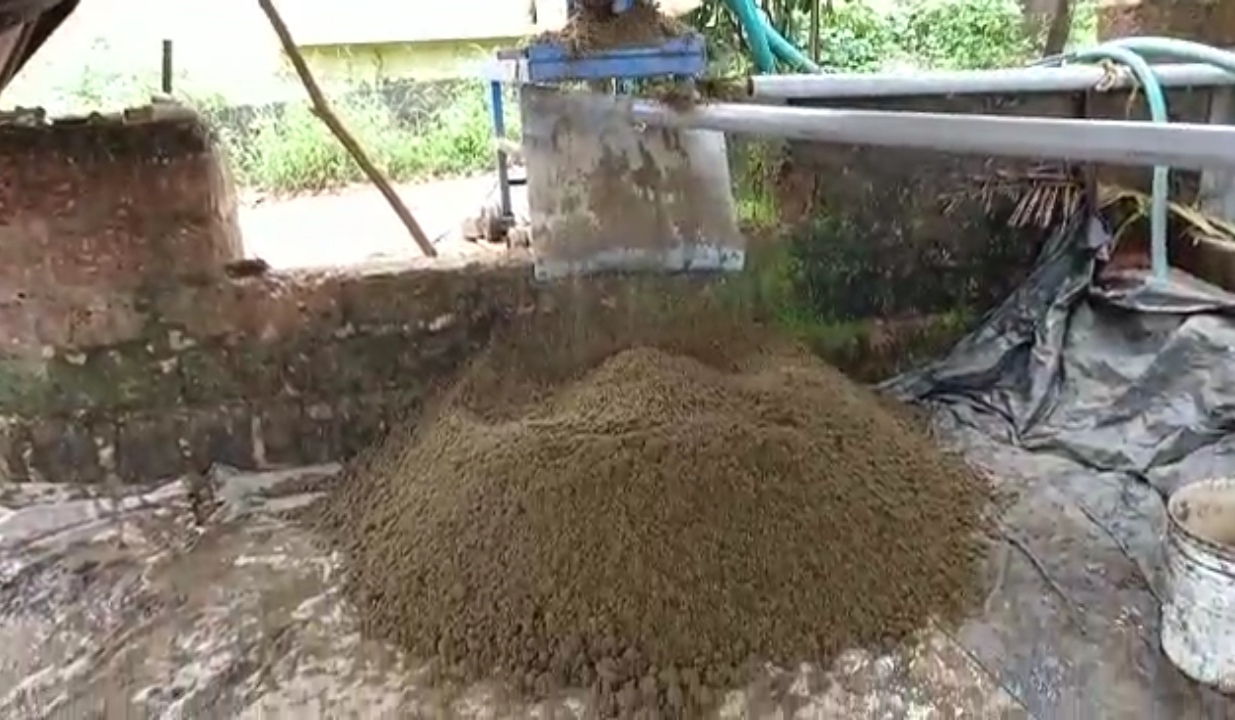 Puttur young farmer who has a good yield in agriculture using dung