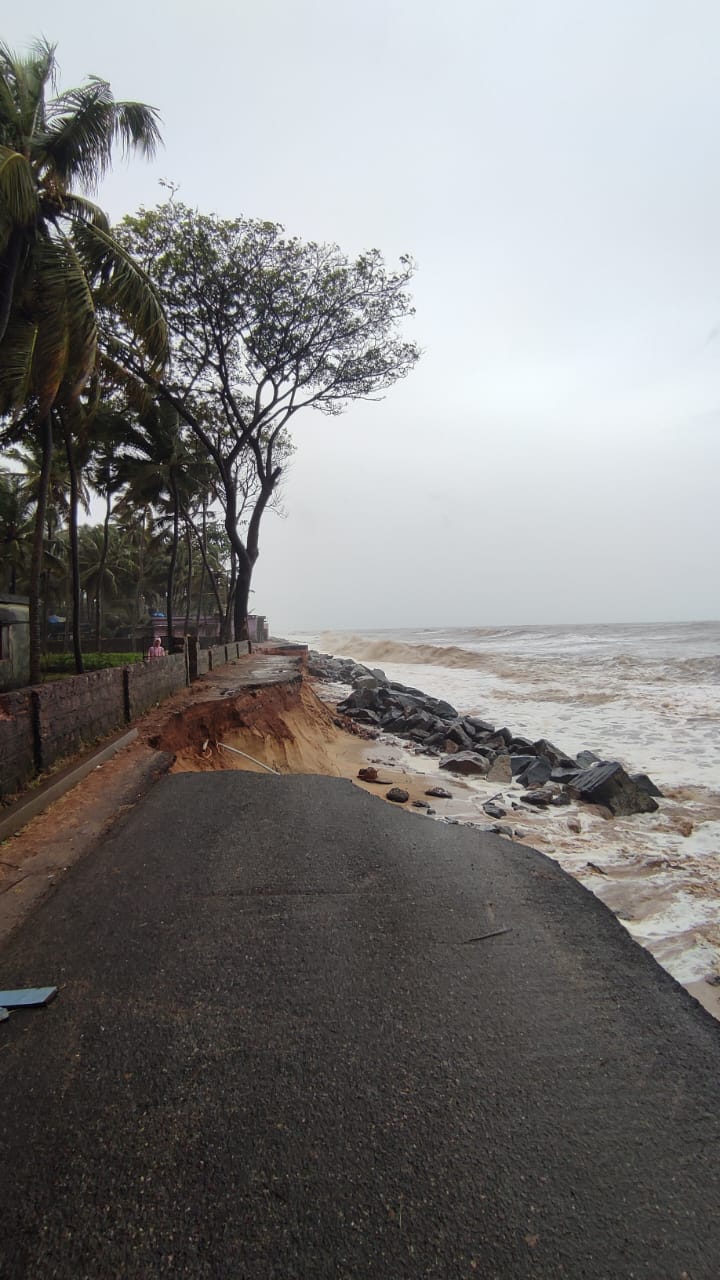 sea-erosion-damage-road-in-mangaluru