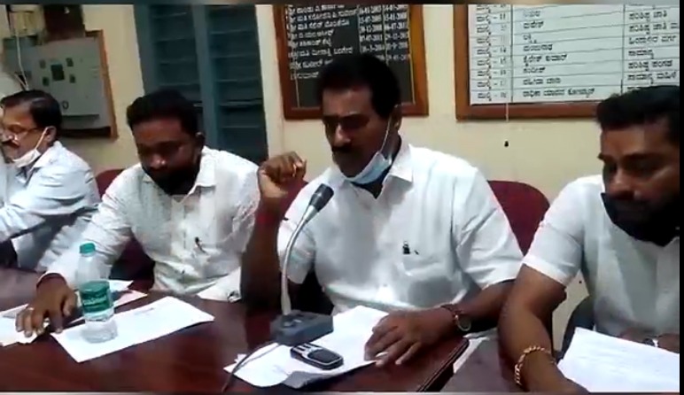 mulki panchayath town meeting postpones due to members fight