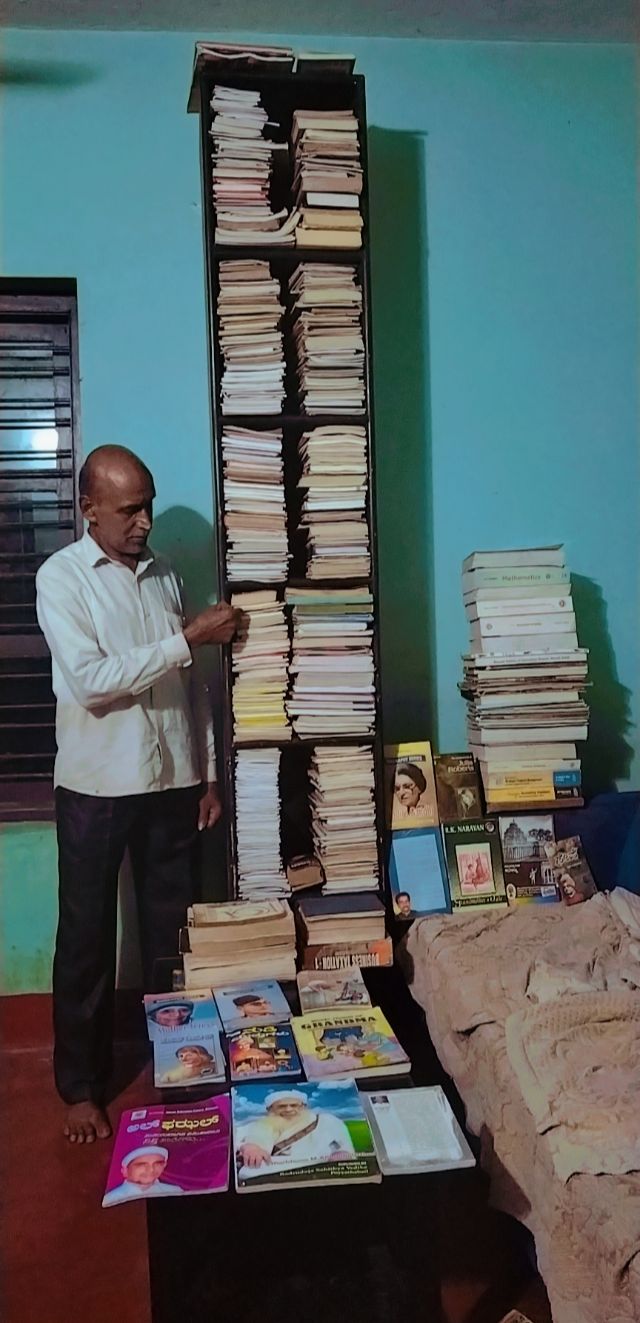 A library of books in the house of a Gujari trader