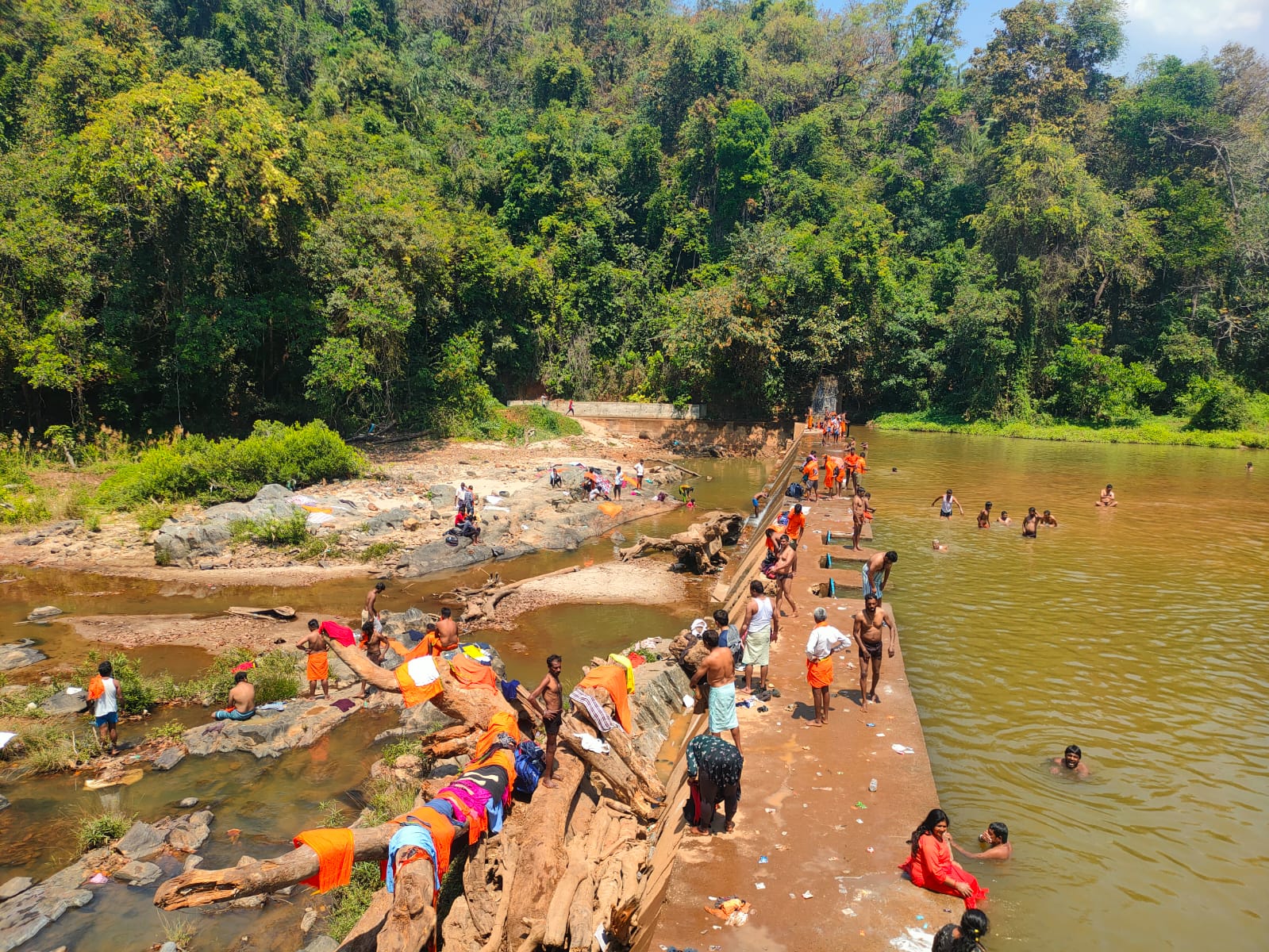 devotees-conduct-padayathra-to-belthangadi