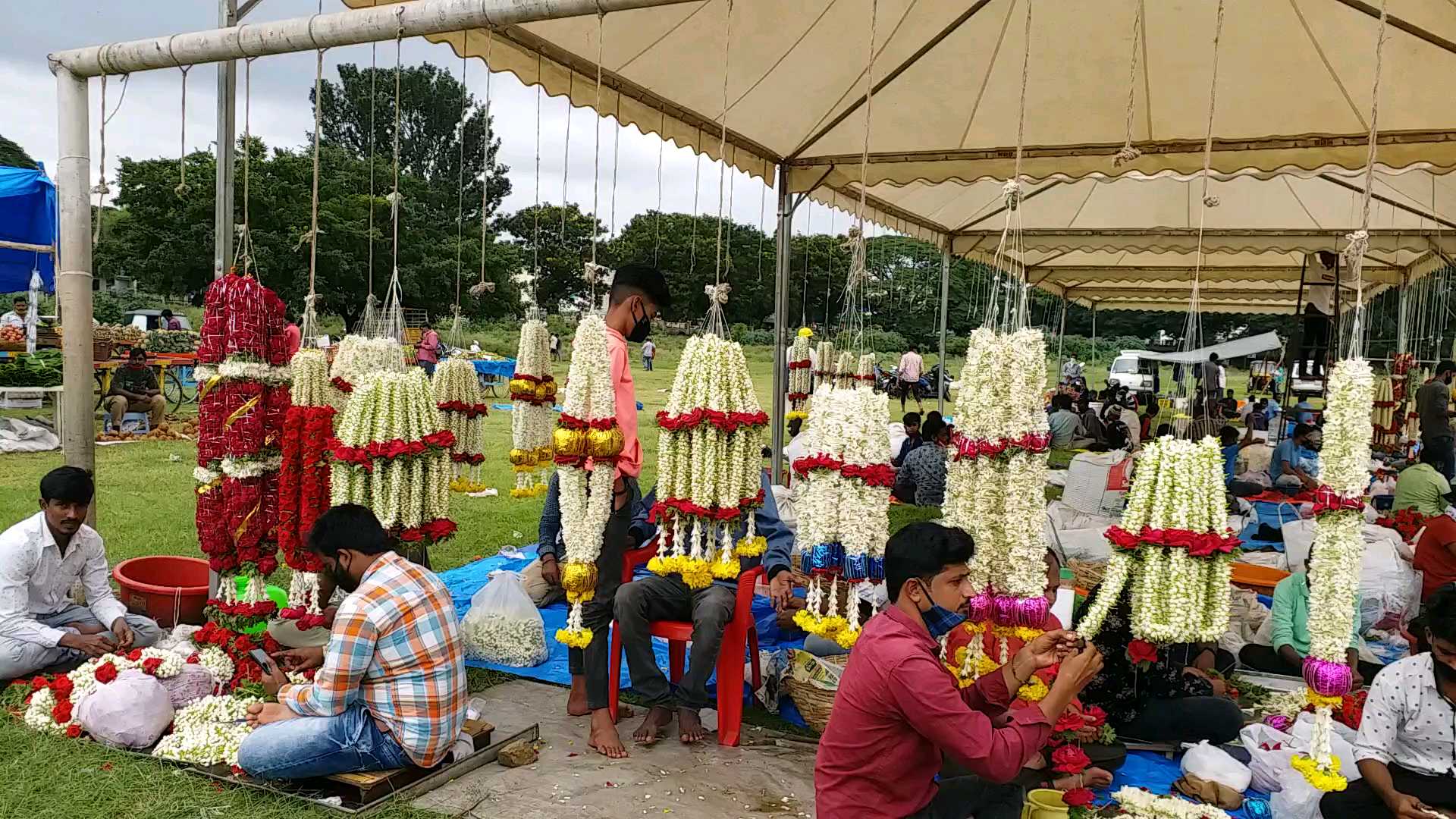 ಜೆ‌.ಕೆ.ಮೈದಾನಕ್ಕೆ ಹೂವಿನ ಮಾರುಕಟ್ಟೆ ಶಿಪ್ಟ್​