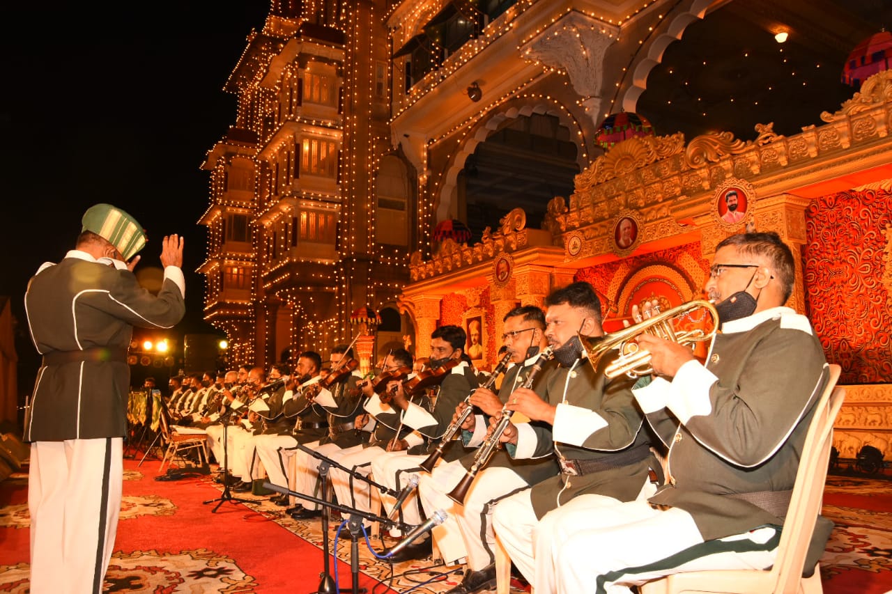 Police Band Mesmerises Public At Palace