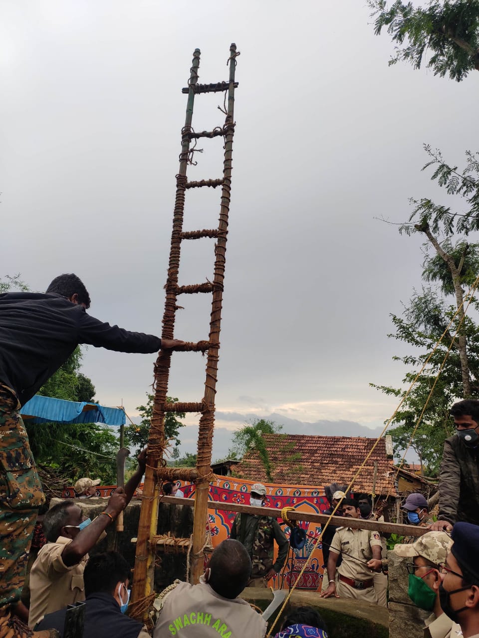 a-leopard-fell-in-ruin-well-officials-captured-it-by-the-help-of-the-cctv in mysore karnata