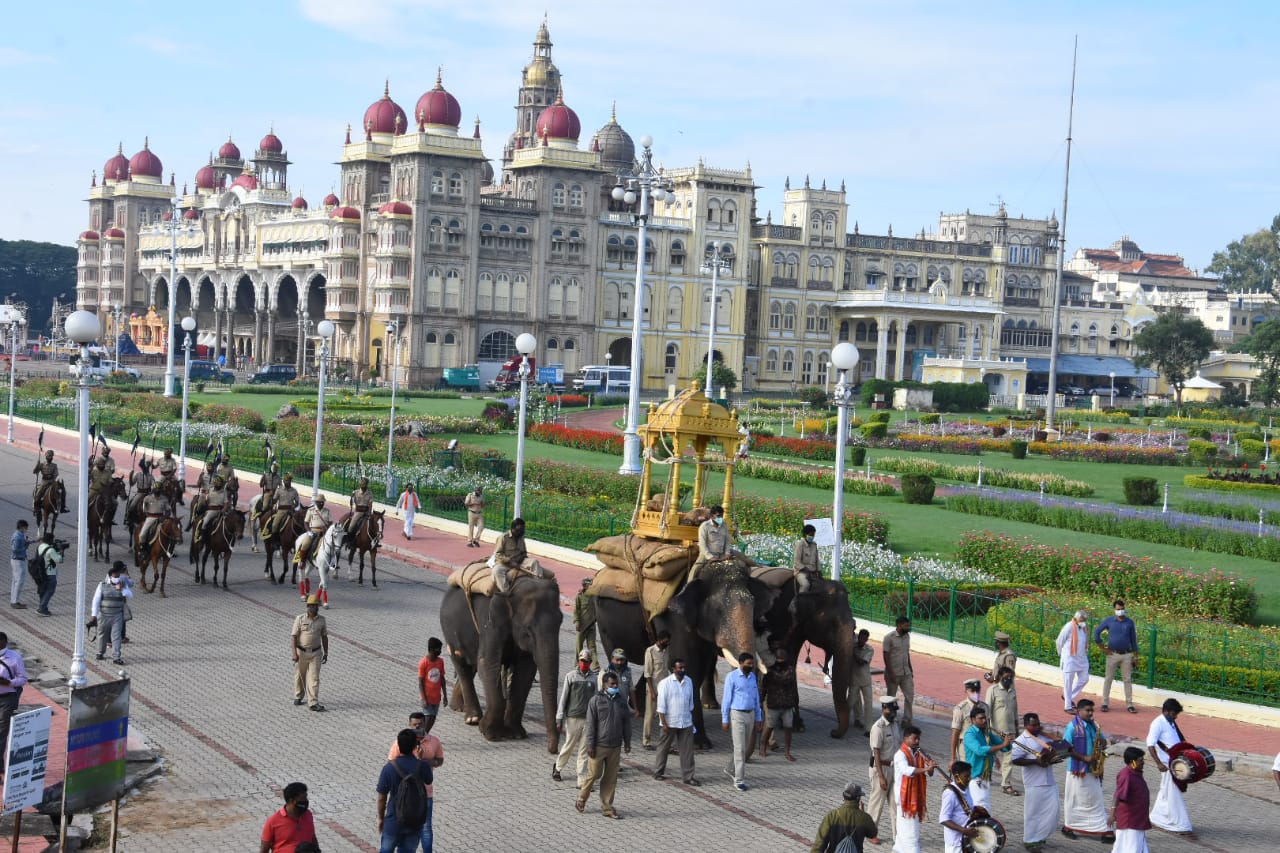 mysuru jamboo Savari parade