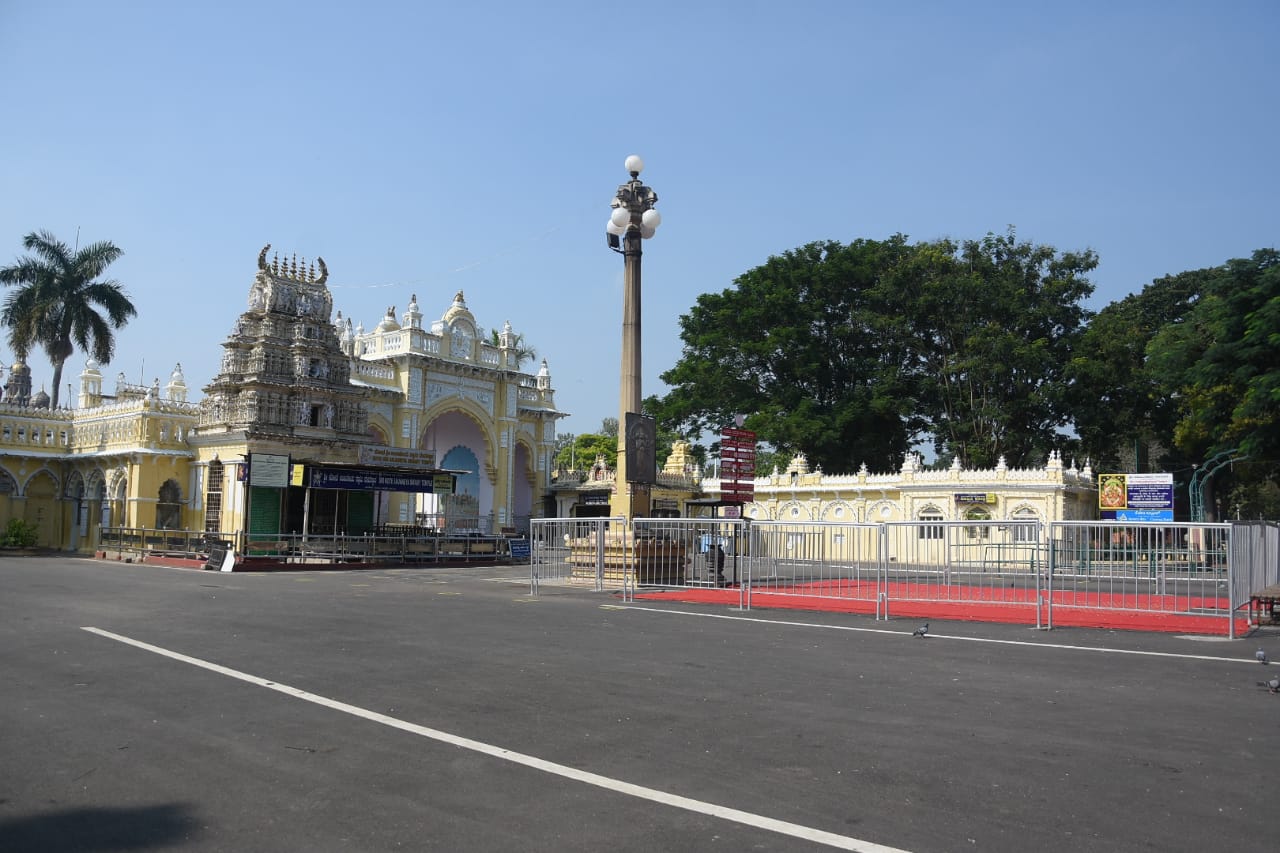 ಅರಮನೆ ಬಳಿಯ ಕೋಟೆ ಆಂಜನೇಯ ರಸ್ತೆ