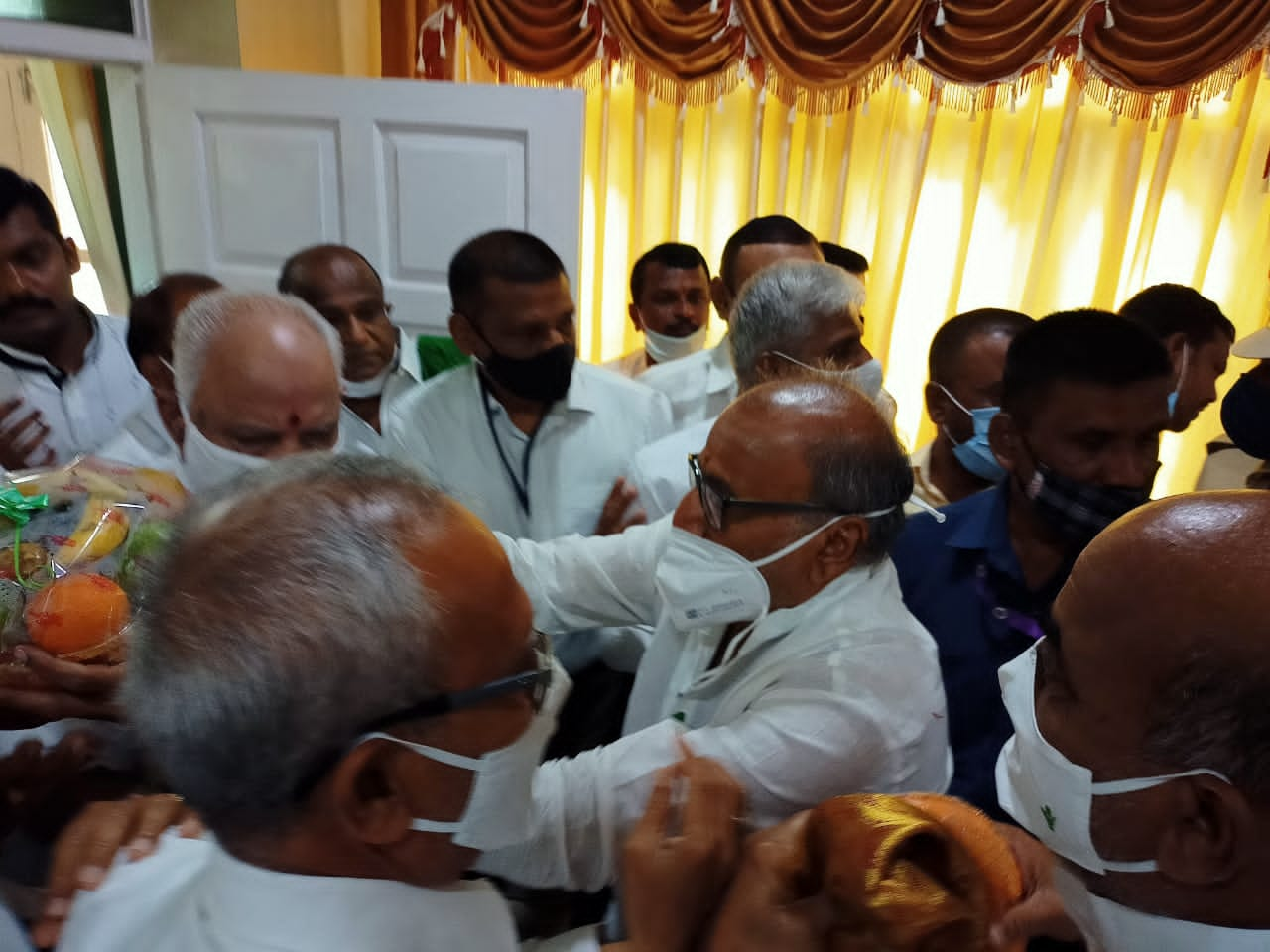 JDS MLA meets cm Yadiyurappa