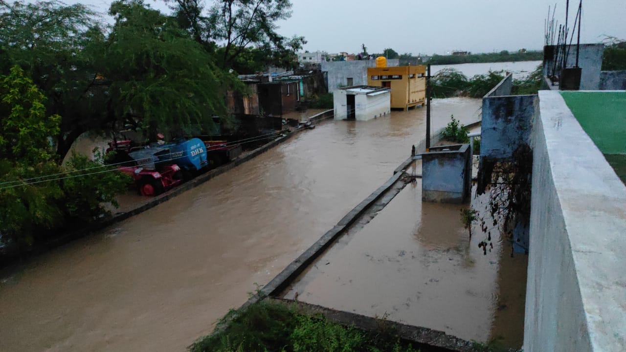 heavy-rainfall-lashes-raichur