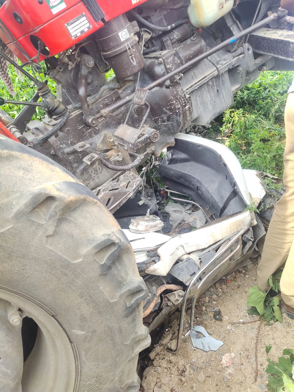 man died, man died in road accident, man died in road accident in Raichur, Raichur road accident, Raichur road accident news, ವ್ಯಕ್ತಿ ಸಾವು, ಅಪಘಾದಲ್ಲಿ ವ್ಯಕ್ತಿ ಸಾವು, ರಾಯಚೂರಿನಲ್ಲಿ ಅಪಘಾತದಲ್ಲಿ ವ್ಯಕ್ತಿ ಸಾವು, ರಾಯಚೂರು ರಸ್ತೆ ಅಪಘಾತ, ರಾಯಚೂರು ರಸ್ತೆ ಅಪಘಾತ ಸುದ್ದಿ,