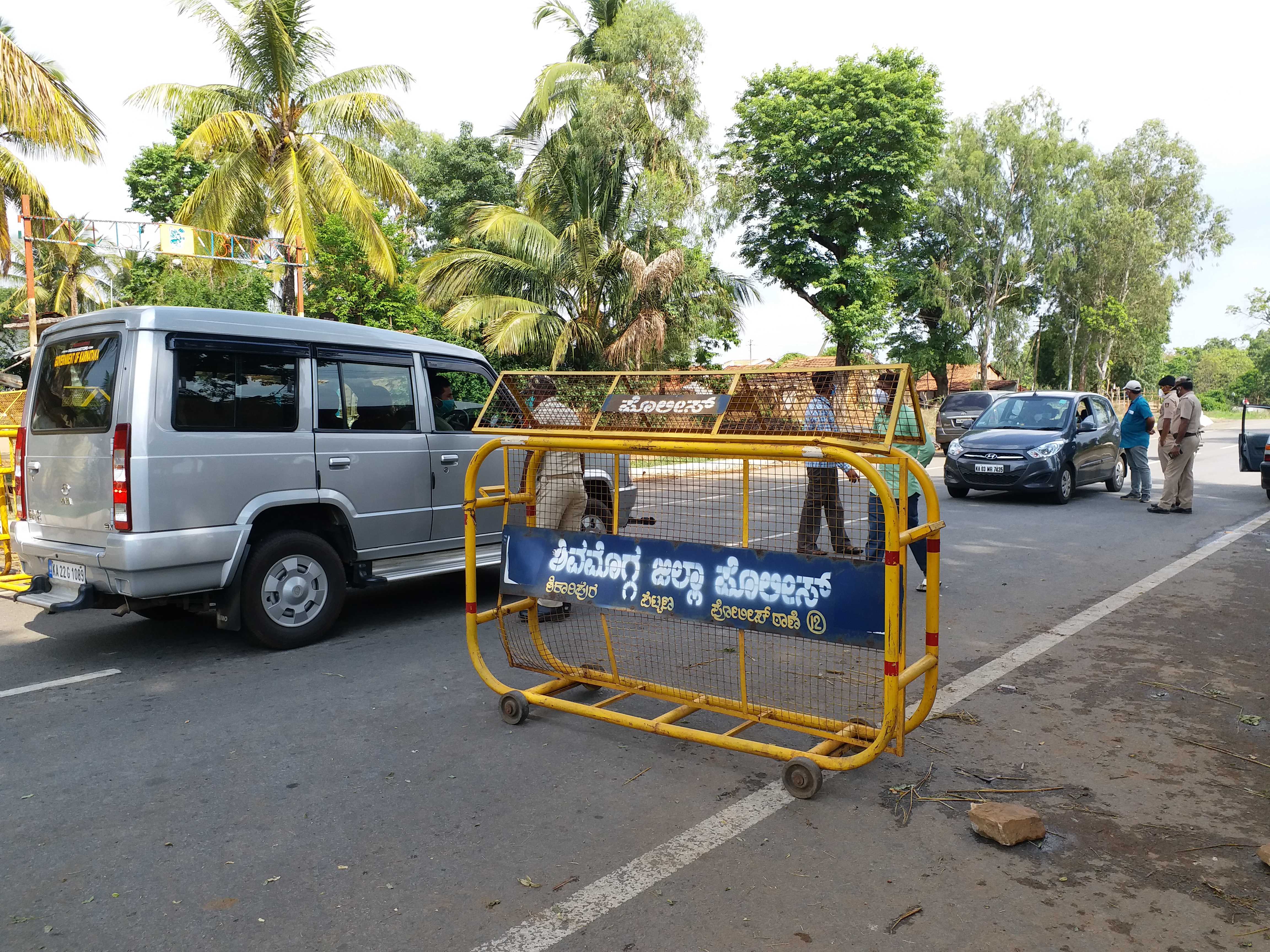 ಶಿಕಾರಿಪುರದ ಗಡಿ ಬಾಗದ ಚೆಕ್ ಪೋಸ್ಟ್ ಗಳಲ್ಲಿ ಚುರುಕುಗೊಂಡ ತಪಾಸಣೆ