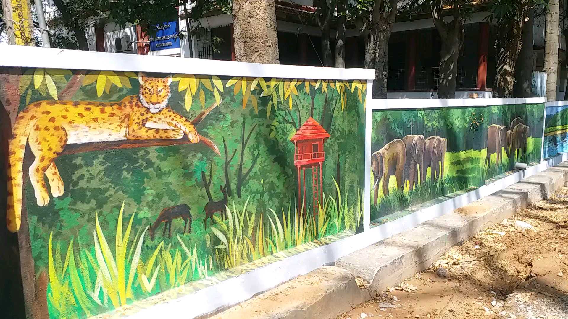 wall-art-designed-on-govt-compound-at-shimoga