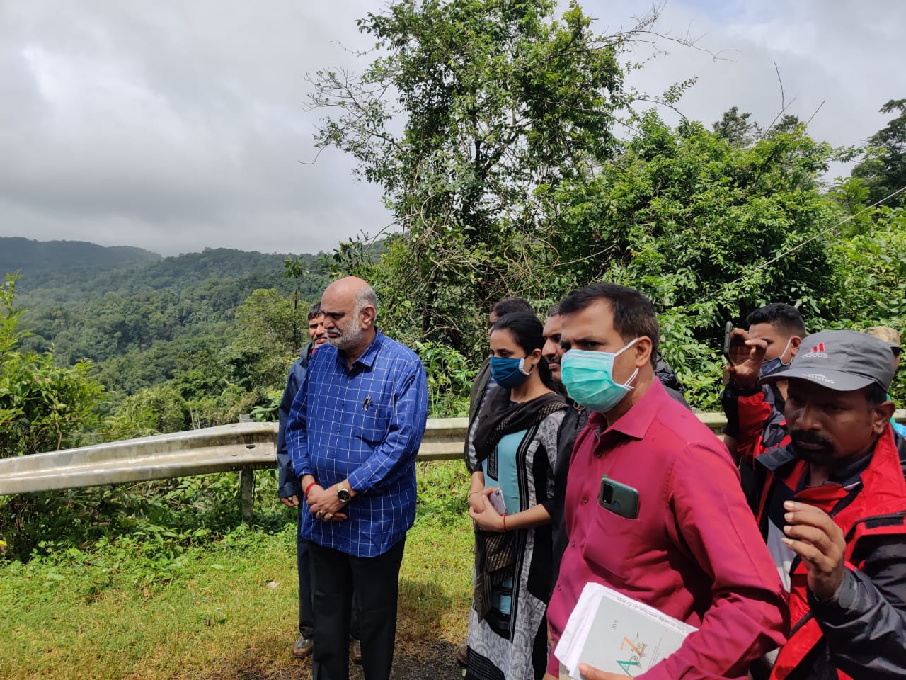 Minister Shivaram Hebbar has visits rain affected areas in Sirsi