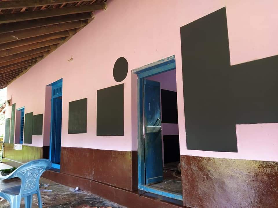 youths painted to Kalakaradi Primary School in sirasi