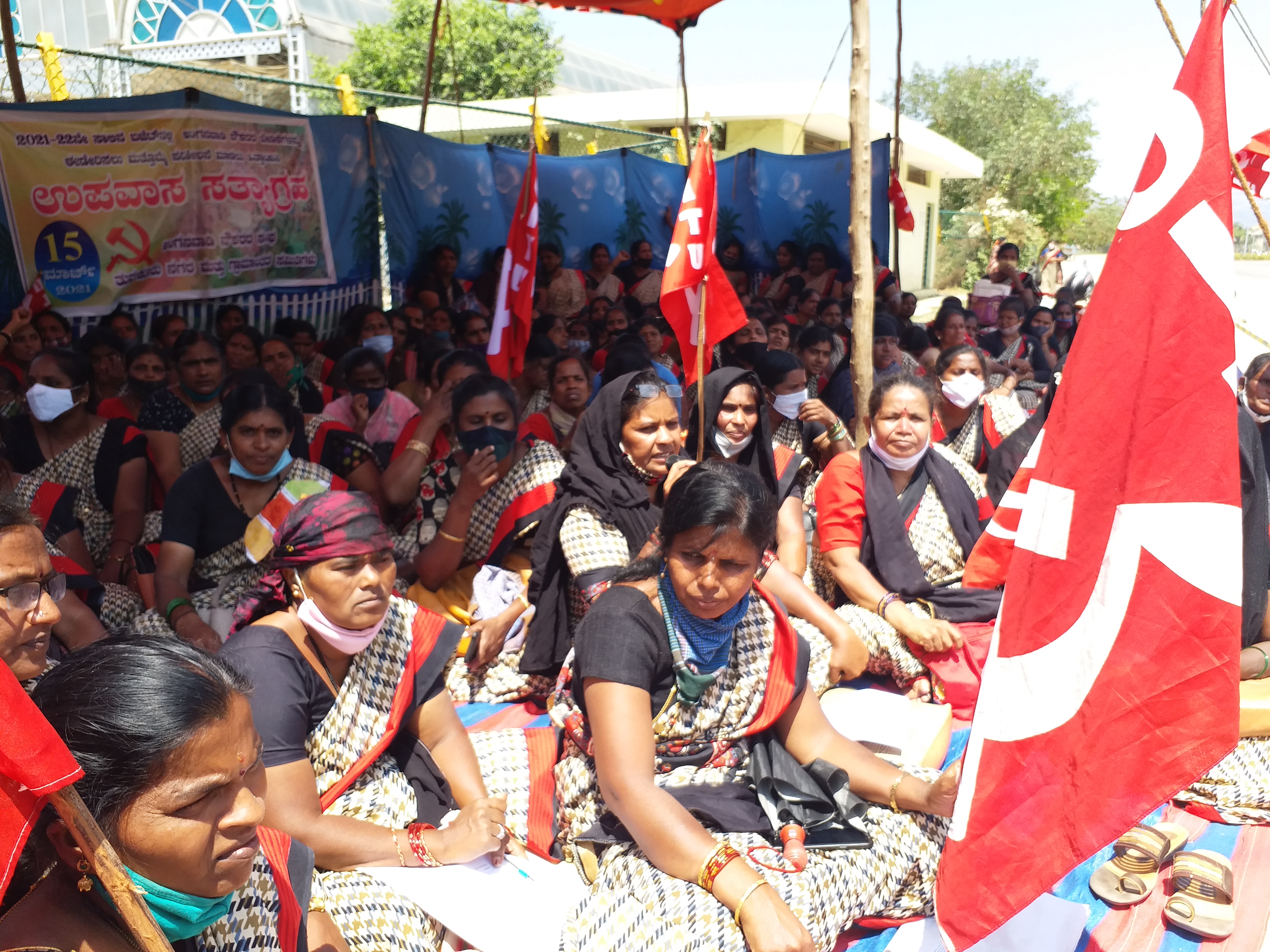 anganavadi-workers-outraged-as-compensation-not-given