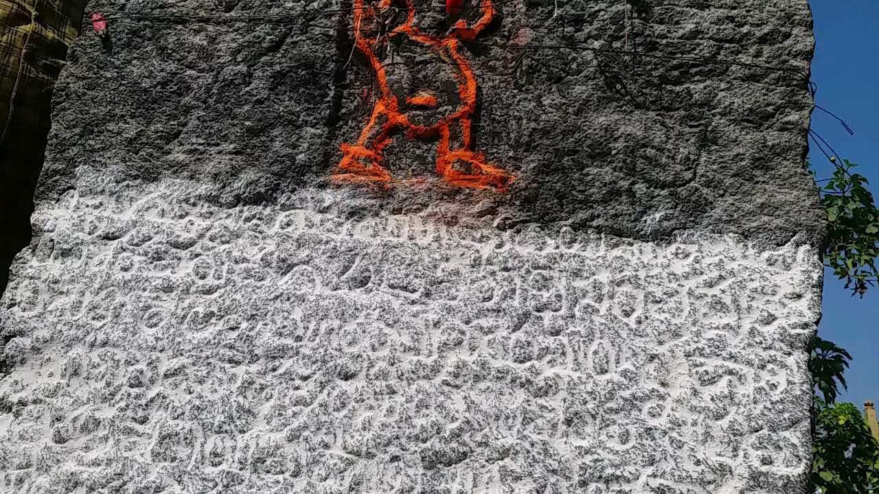 sri-krishnadevaraya-inscription-found-in-honnenahalli-temple