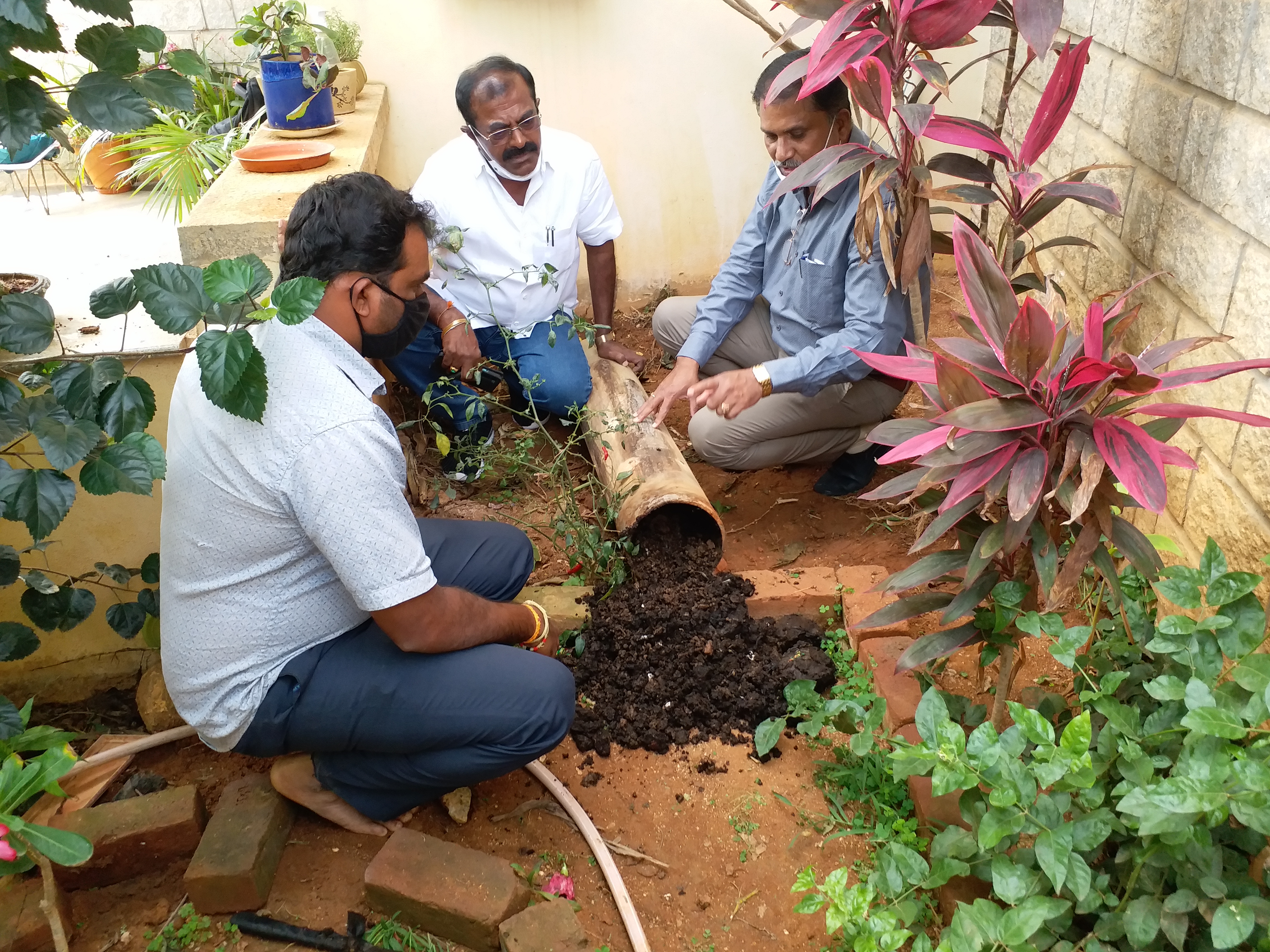 Pipe Compost Project that simplifies garbage management