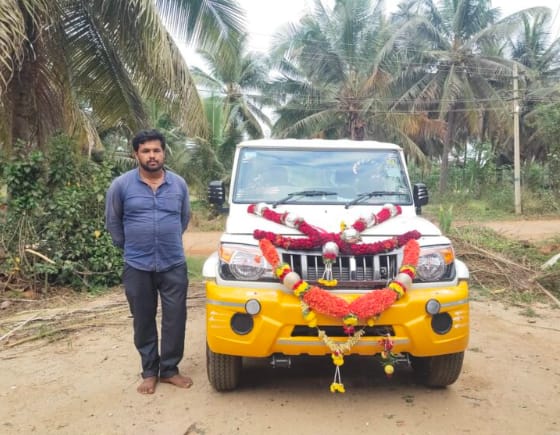 tumakuru-farmer-gets-new-mahindra-vehicle