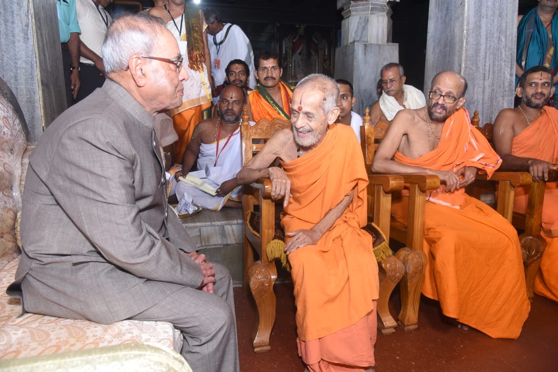 Former President Pranav Mukherjee visited udupi Sri Krishna Math