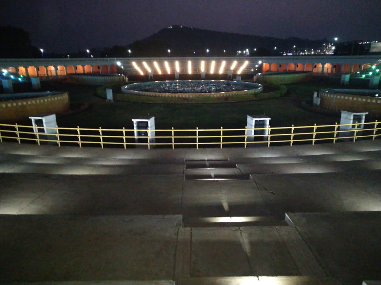 Gren signal to Alamatti Music Fountain